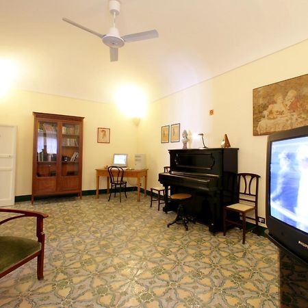 Novecento Hotel Trapani Buitenkant foto