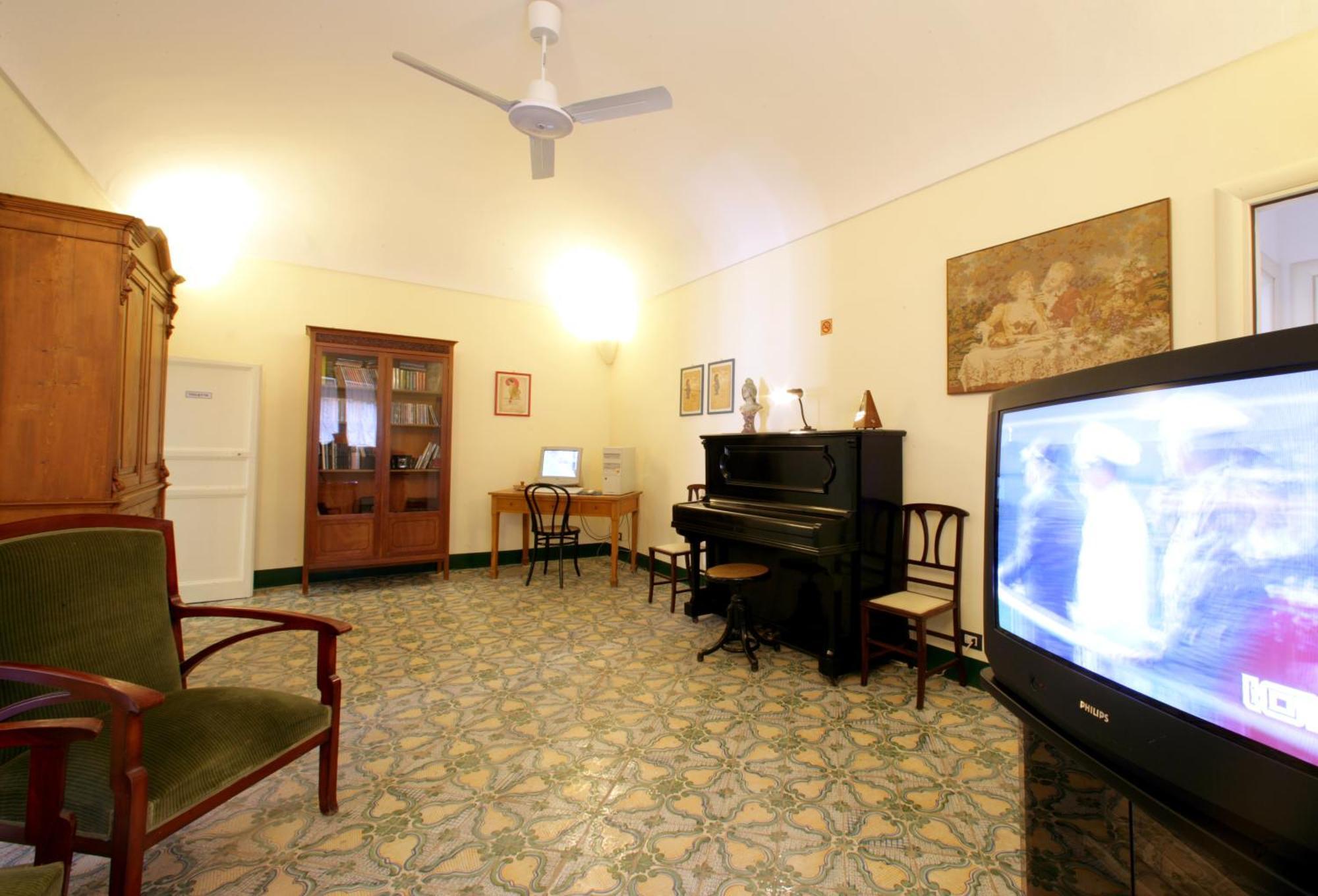 Novecento Hotel Trapani Buitenkant foto